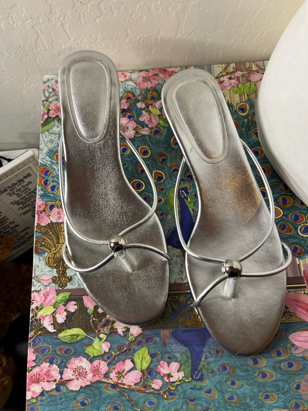 Silver Metallic Strappy Thong Kitten Heel Sandals Size 9.5